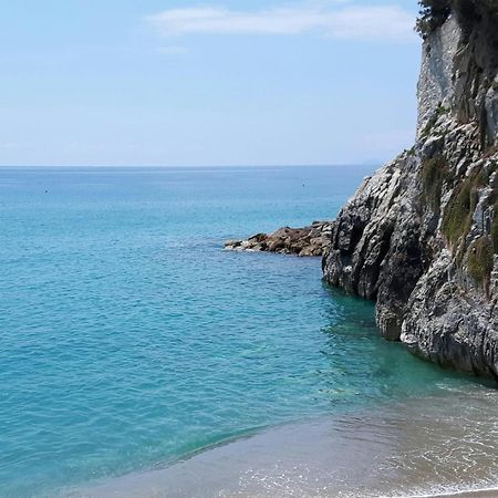 Albergo Natalina Finale Ligure Bagian luar foto