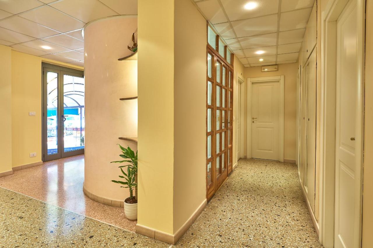 Albergo Natalina Finale Ligure Bagian luar foto