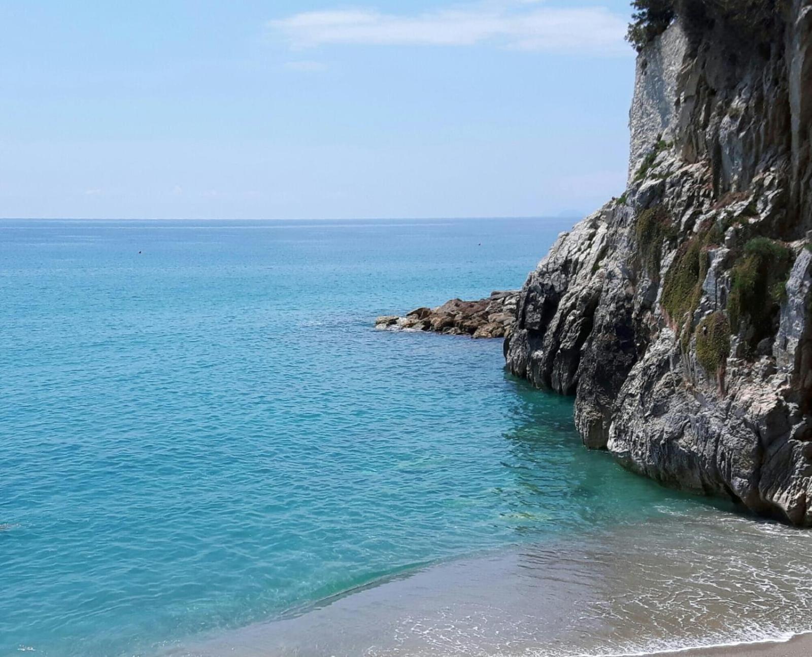 Albergo Natalina Finale Ligure Bagian luar foto