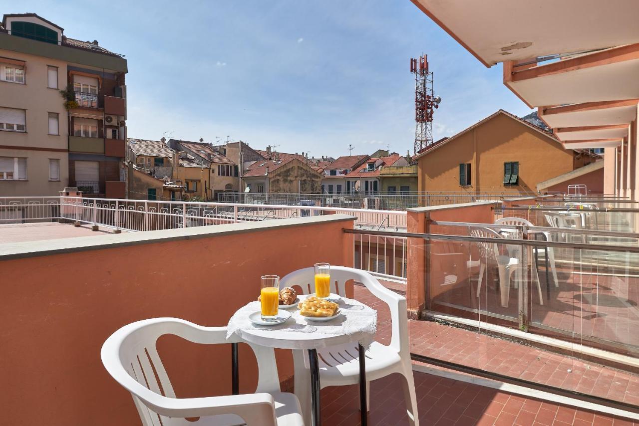 Albergo Natalina Finale Ligure Bagian luar foto
